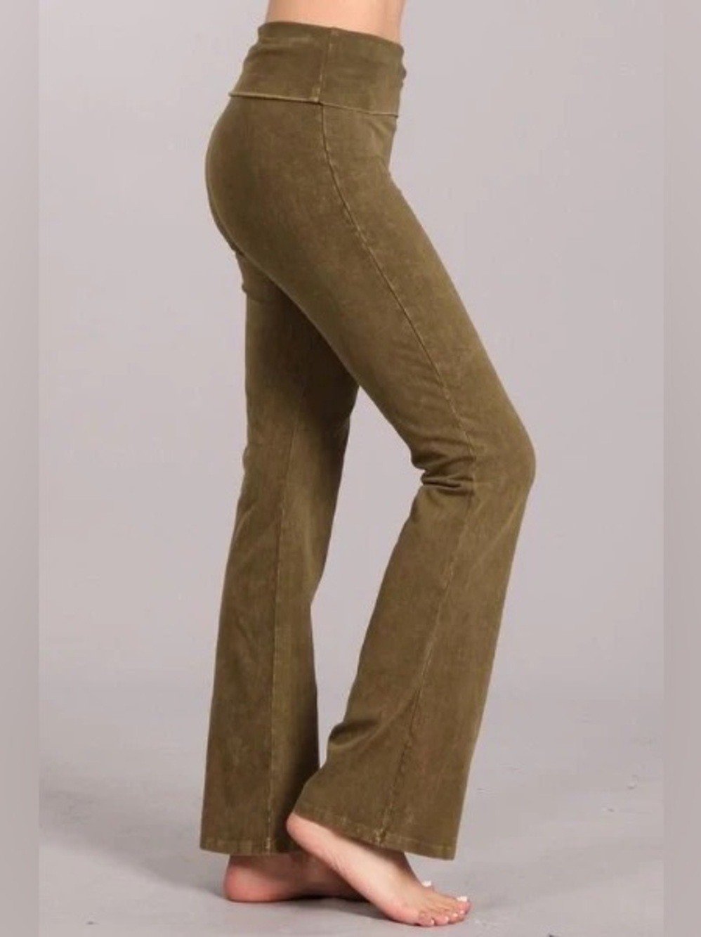 Chatoyant Foldover Waist Bootcut Yoga Pants Light Olive Flare Size Large EUC